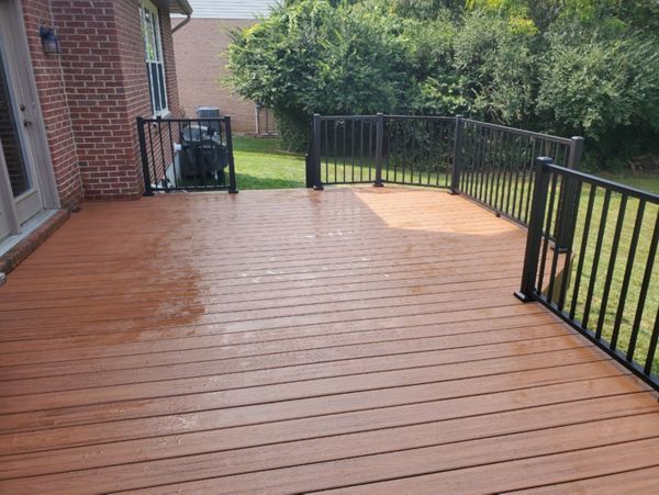 Trex Transcend Tiki Torch decking w/ Trex Signature aluminum railing