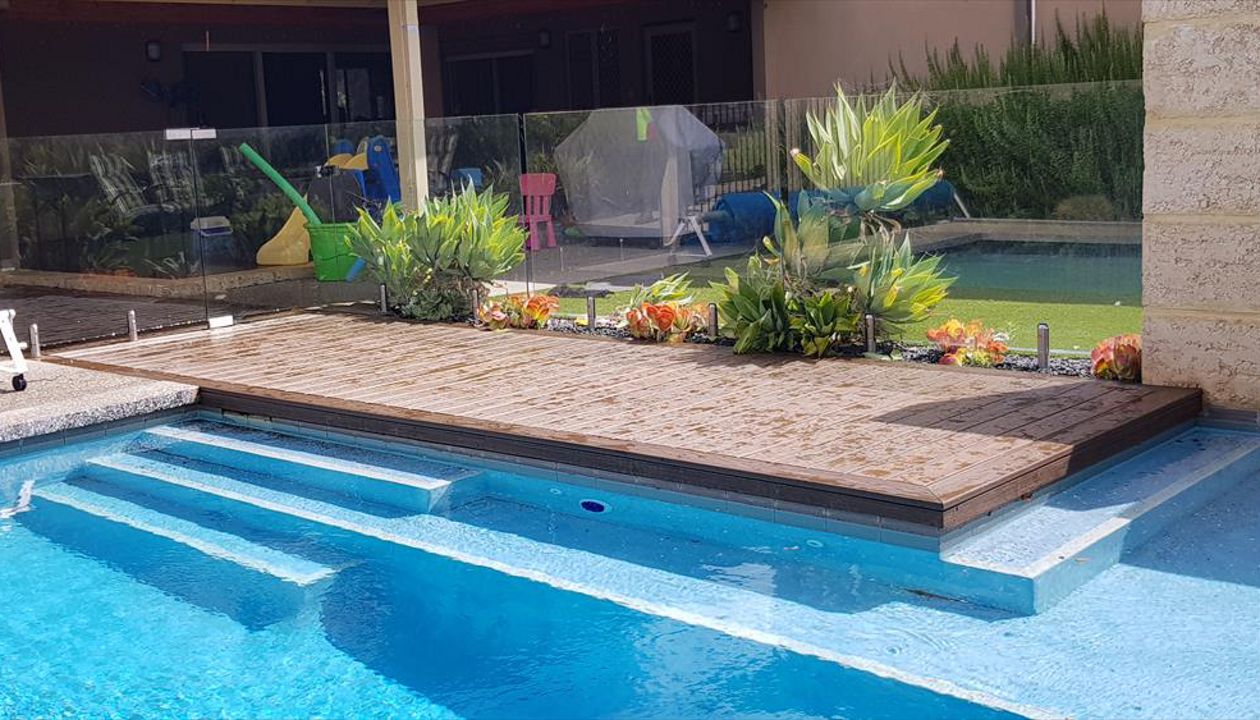 Trex Transcend - Pool Decking - Kingsley