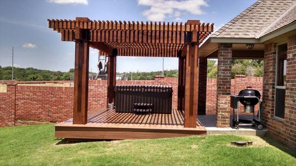 Trex Transcend decking in Tiki Torch