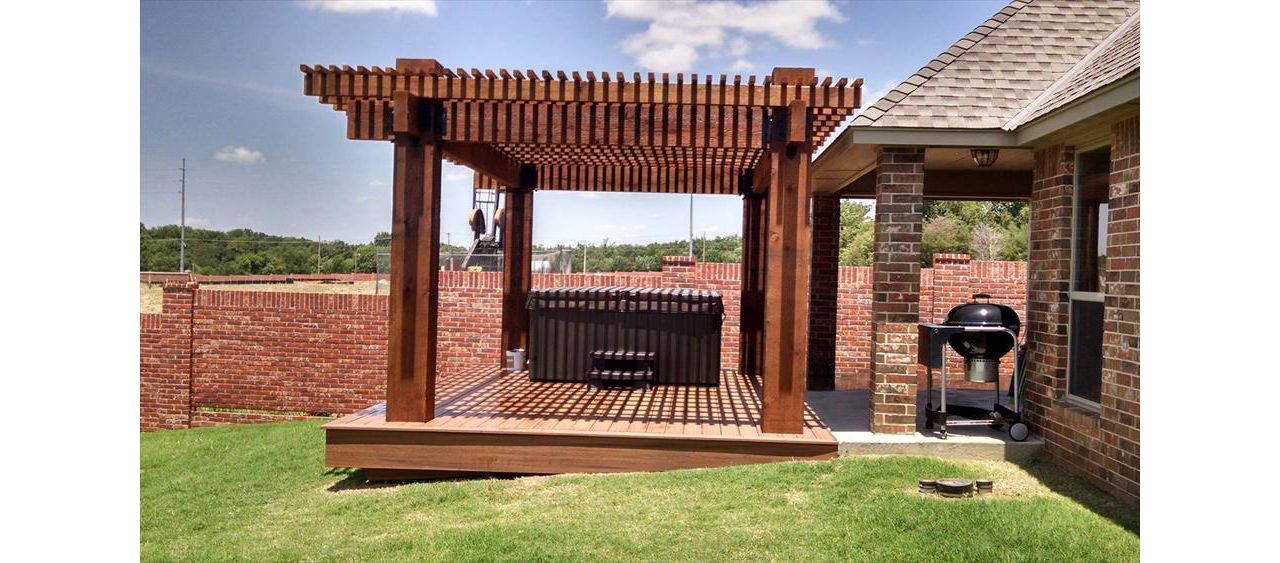 Trex Transcend decking in Tiki Torch