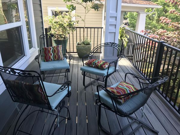 Trex Transcend Island Mist decking and Trex Signature railing in SE Portland