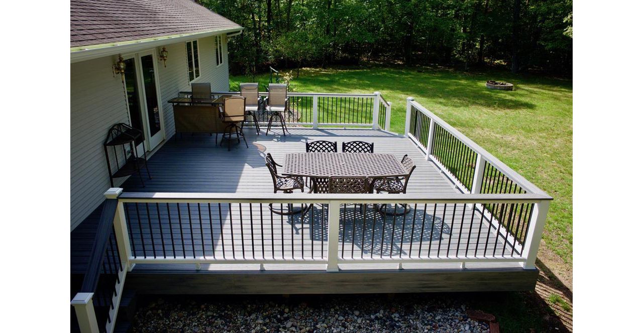 Custom deck builder in Northern MI.