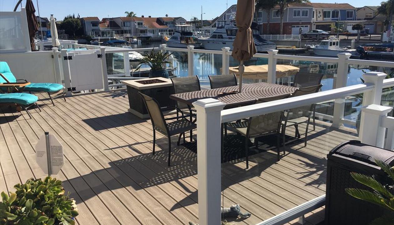Beach Harbor oceanfront deck tropical Trex decking railing