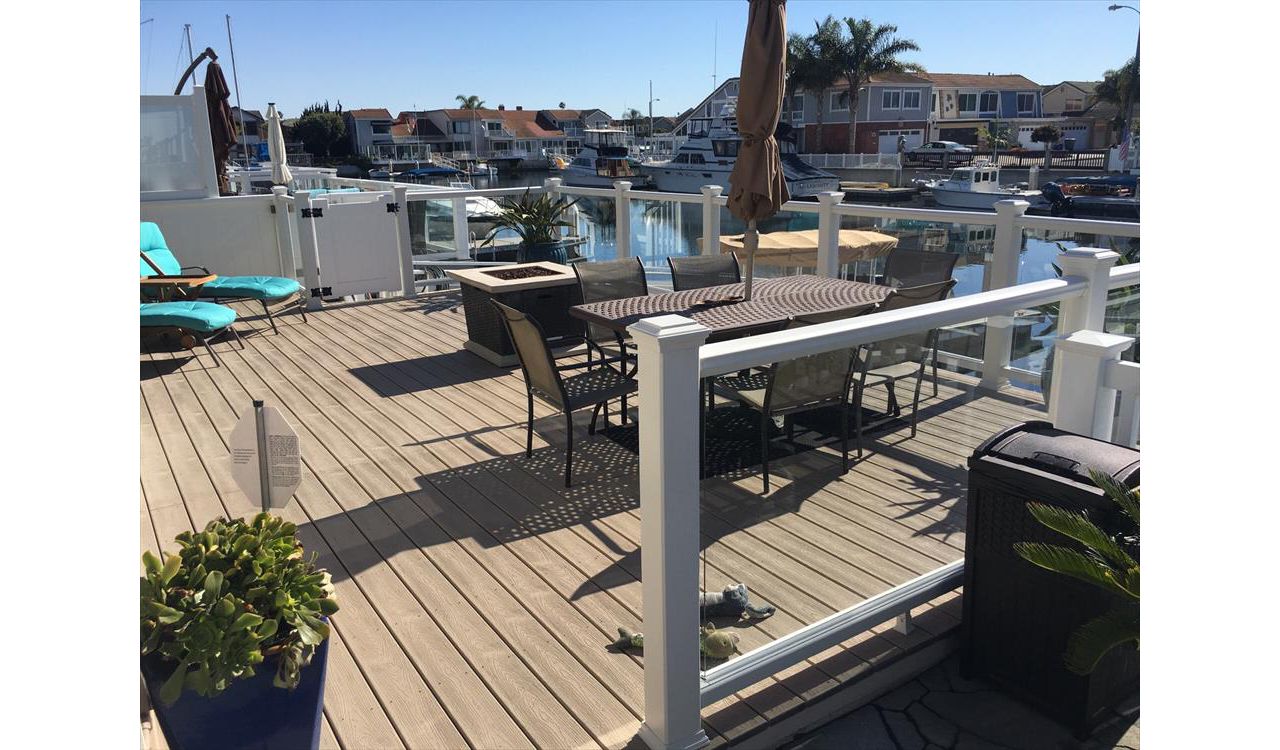 Beach Harbor oceanfront deck tropical Trex decking railing