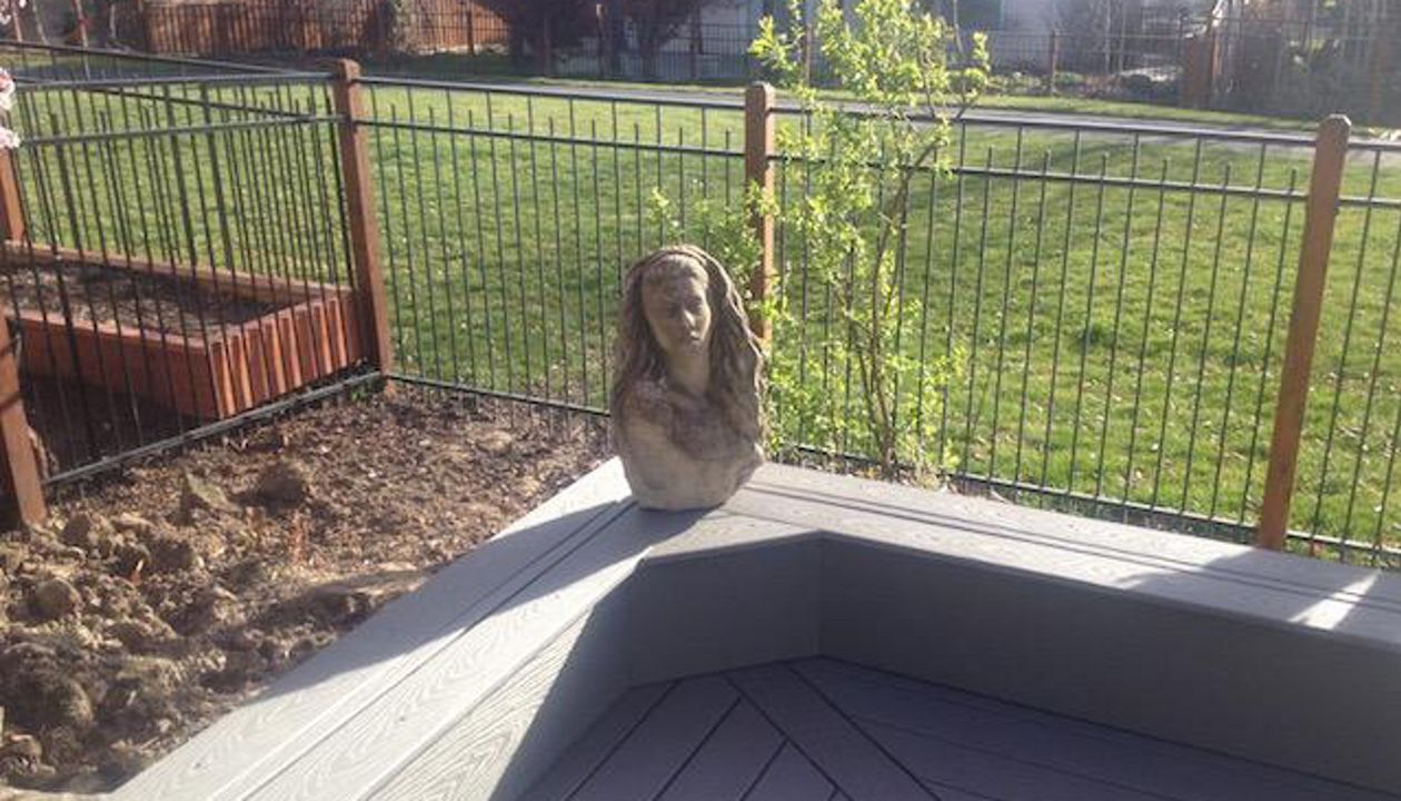 Grade Level w/ Low Bench Surround in Pebble Grey