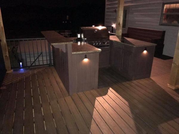 Trex Transcend Spiced Rum w/Lava Rock/Trex Kitchen/Trex Lighting/Trex Signature Railing