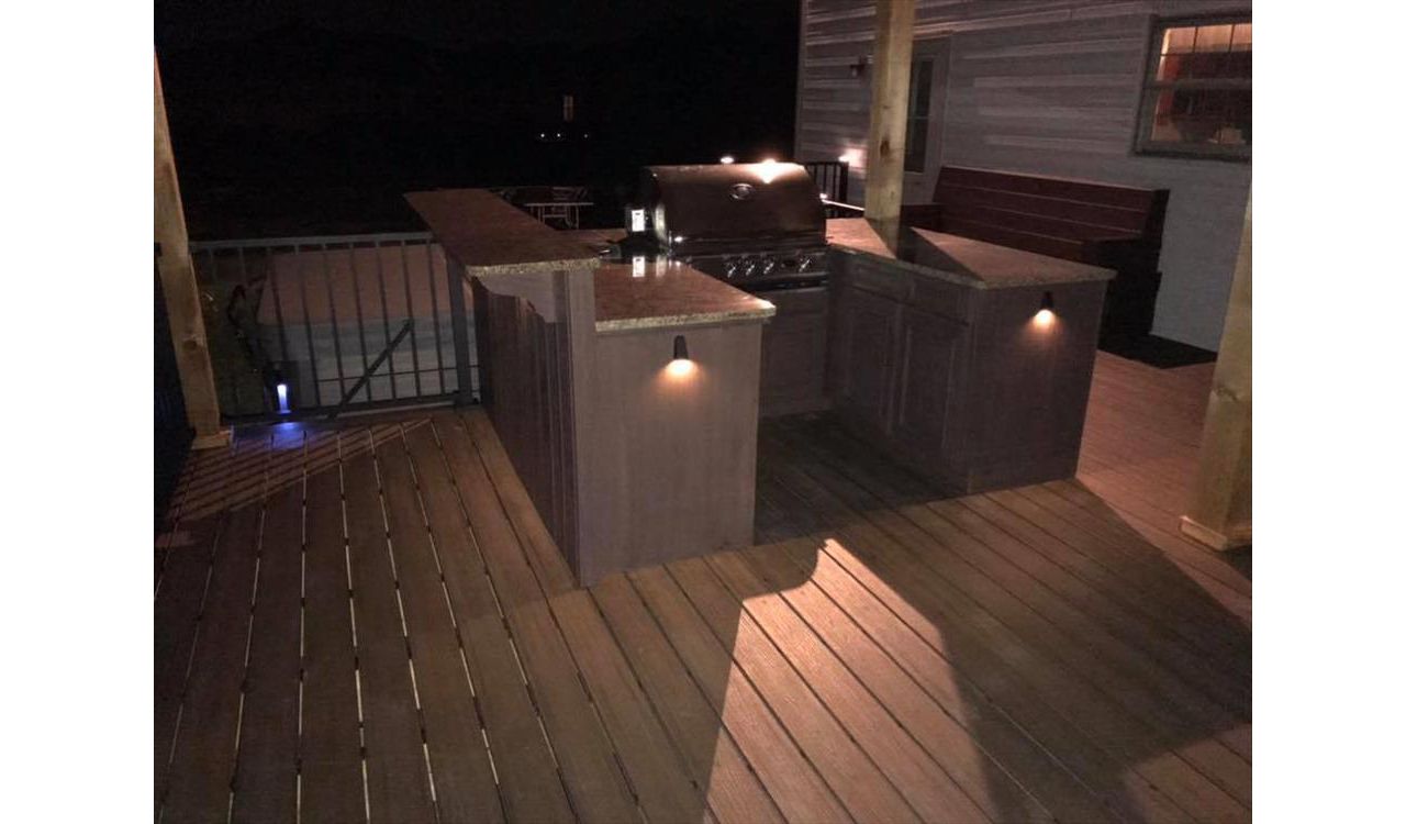 Trex Transcend Spiced Rum w/Lava Rock/Trex Kitchen/Trex Lighting/Trex Signature Railing