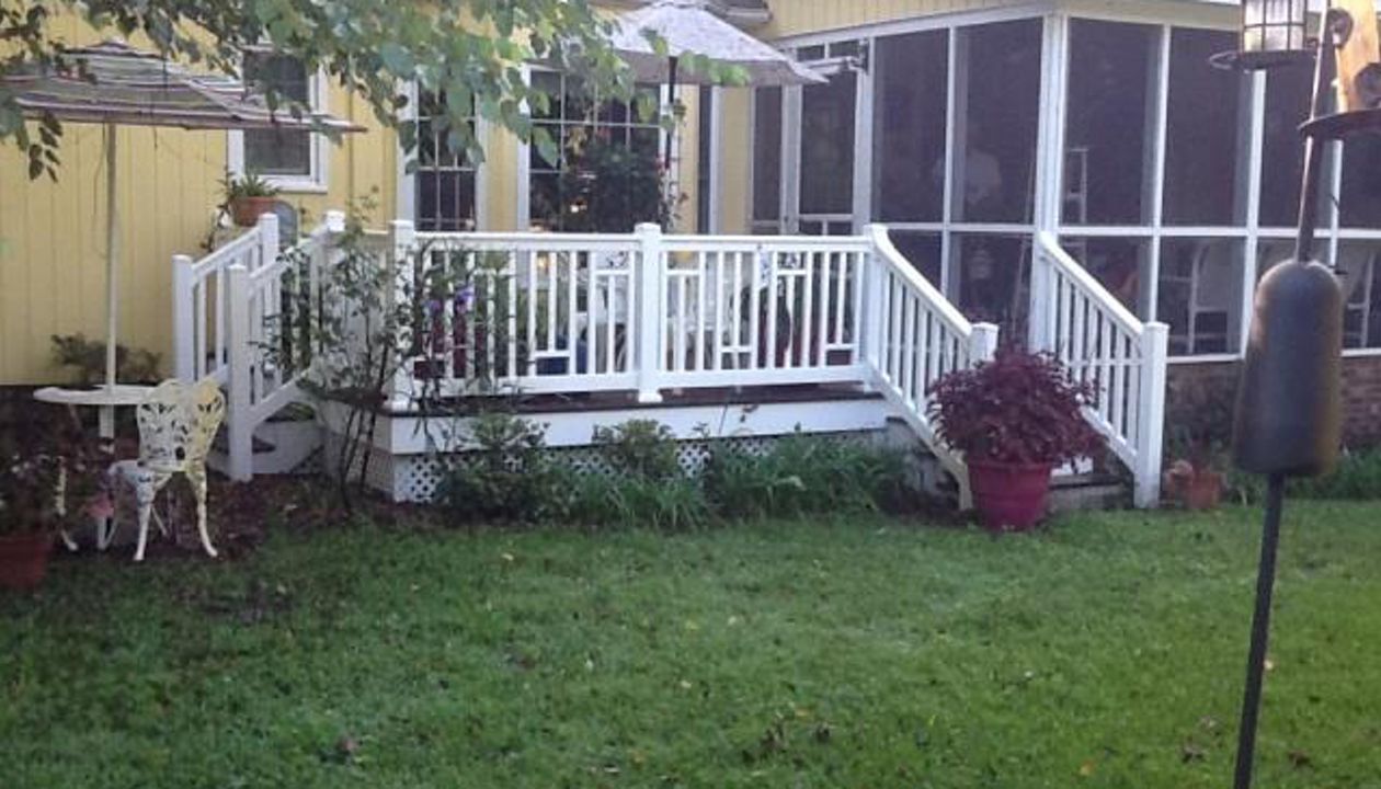 Great Trex deck in New Bern, NC extends living space