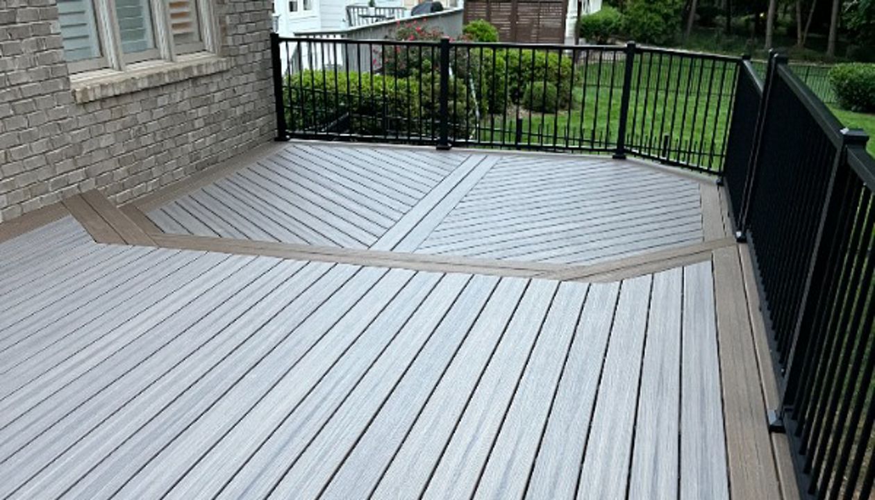 Rocky Harbor with Toasted Sand accents and Trex Signature aluminum railings