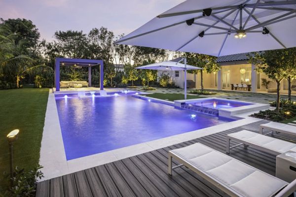 Modern Decking Built for South Florida