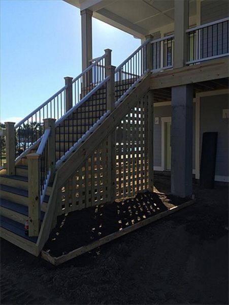 Trex Select Winchester Grey Decking with White Trex Transcend Railing