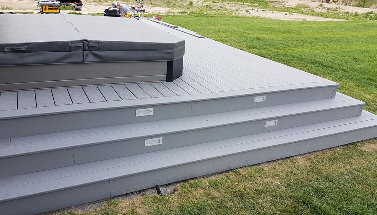Trex Select Pebble Grey Composite Deck: Barrie, Orillia, Essa, Mulmur, Innisfil, Collingwood