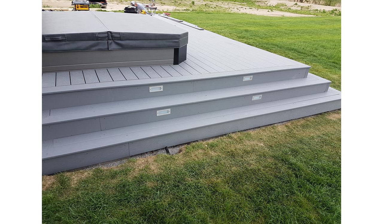 Trex Select Pebble Grey Composite Deck: Barrie, Orillia, Essa, Mulmur, Innisfil, Collingwood