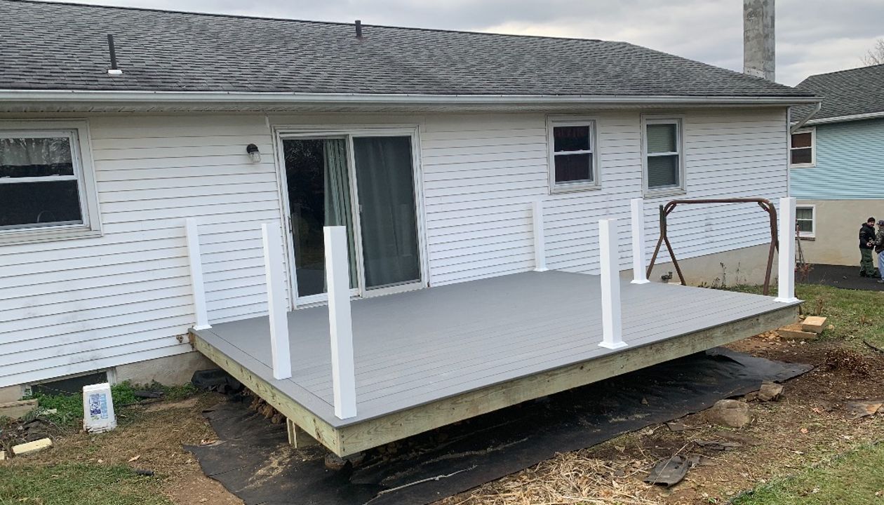 Select Pebble Gray with Picture Frame Around Deck