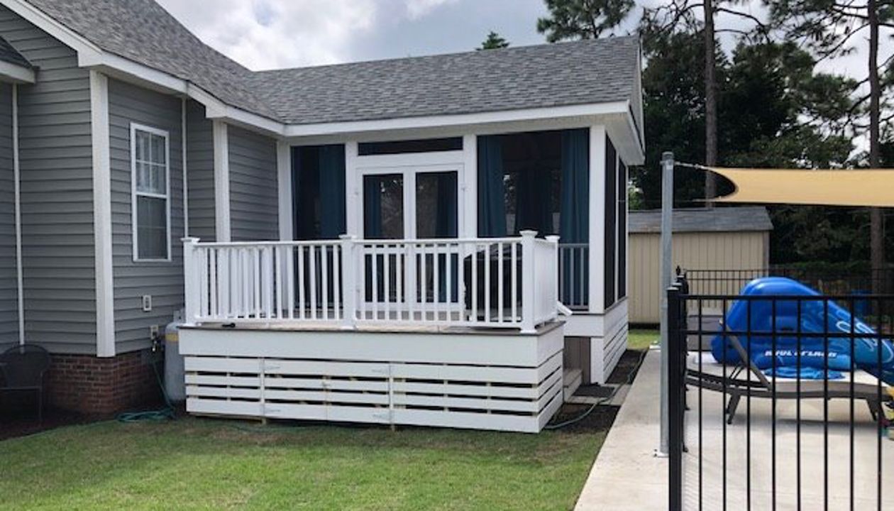 Trex Enhance Naturals Rocky Harbor deck & porch in Wilmington, NC