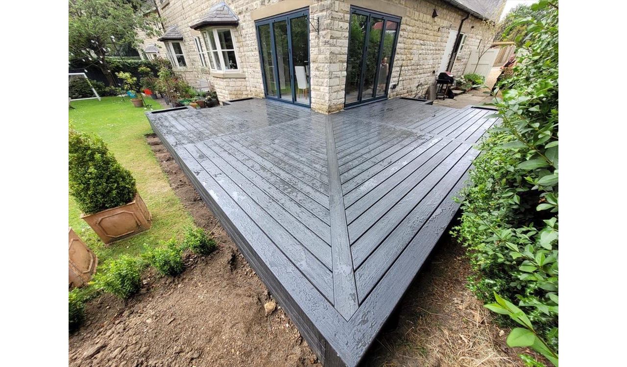 TREX Enhance Naturals Calm Water Decking with inset built in planters completed in Boston Spa Leeds