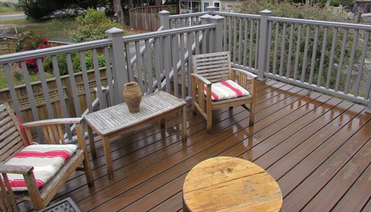 Trex Transcend Spiced Rum composite deck, Moss Beach, CA