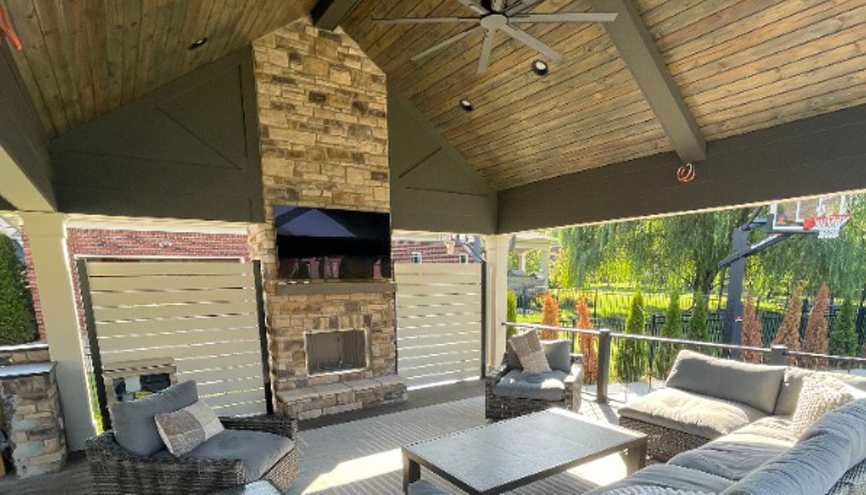 Trex Enhance Naturals Toasted Sand deck