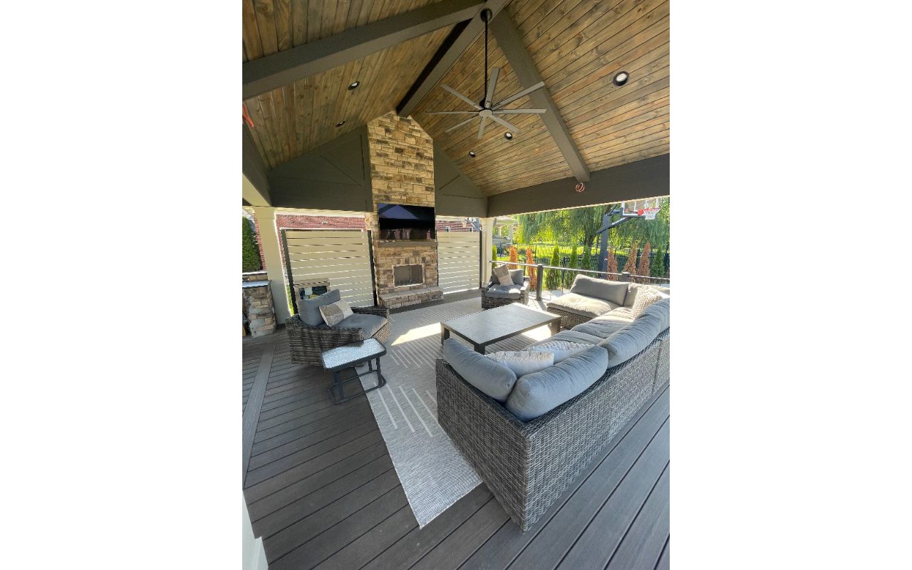 Trex Enhance Naturals Toasted Sand deck