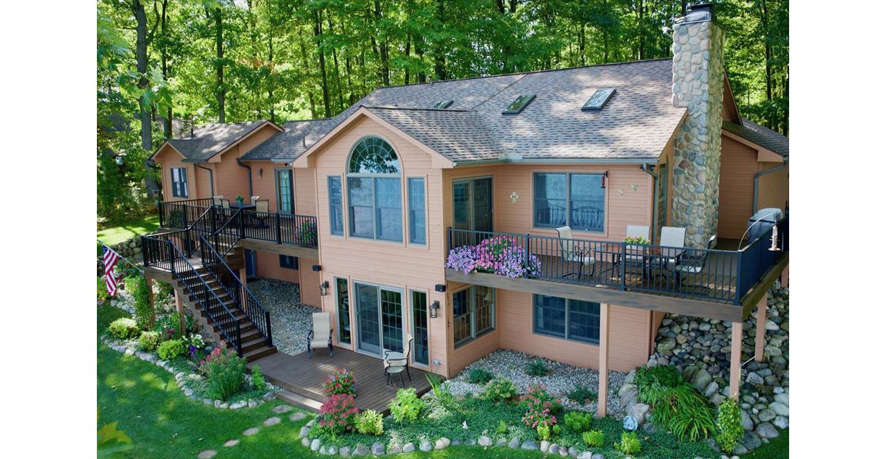 Trex deck project in Northern MI.  Transcend decking and Siganture railing.