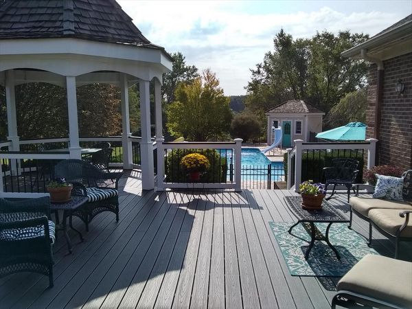 Trex Transcend decking in Vintage Lantern