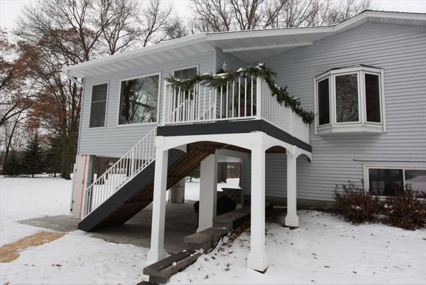 Trex Select Winchester Grey with White Aluminum Railing and PVC Post Wraps