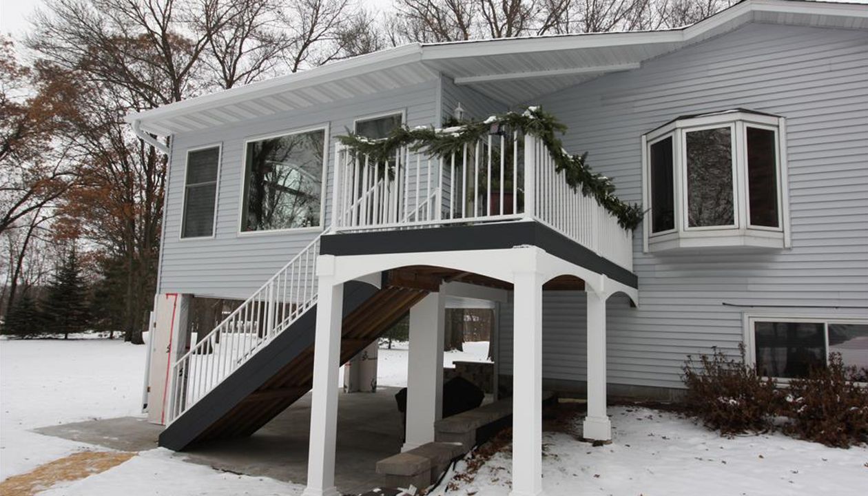 Trex Select Winchester Grey with White Aluminum Railing and PVC Post Wraps