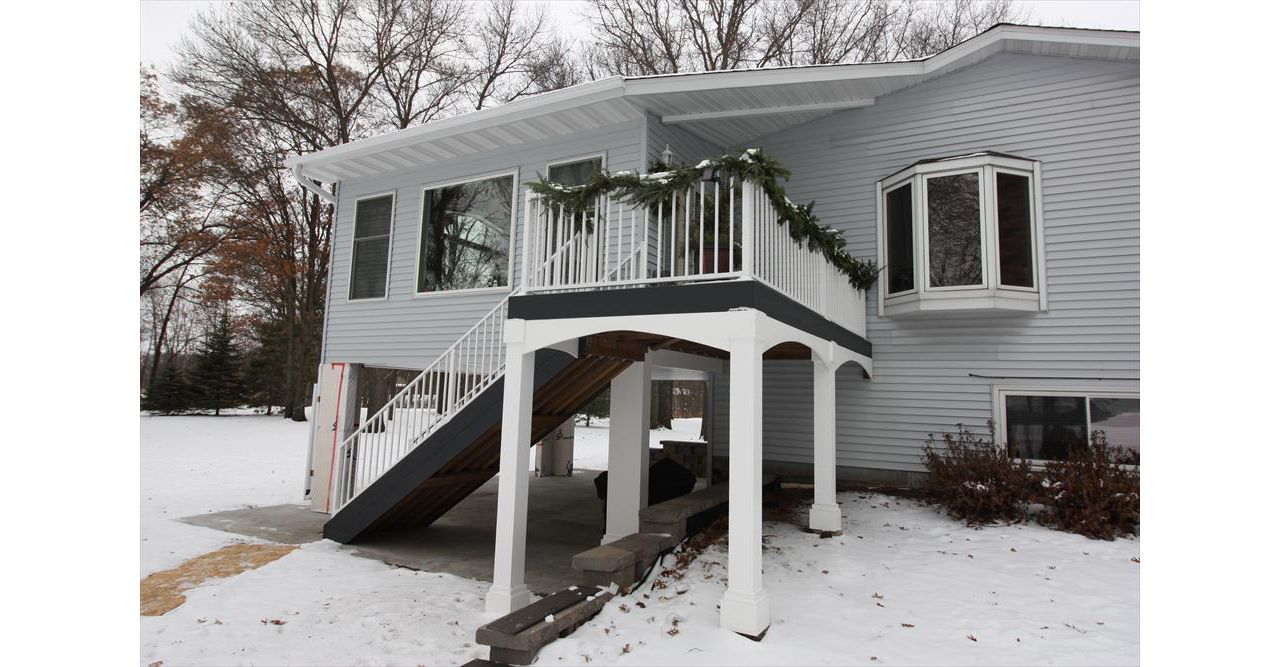 Trex Select Winchester Grey with White Aluminum Railing and PVC Post Wraps