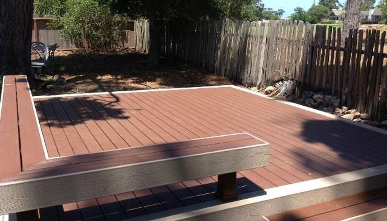 Trex Deck, Tree House w Gravel Path