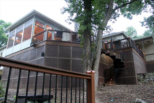 Havana Gold with spiced rum border. Tiki torch rail with black round balusters.