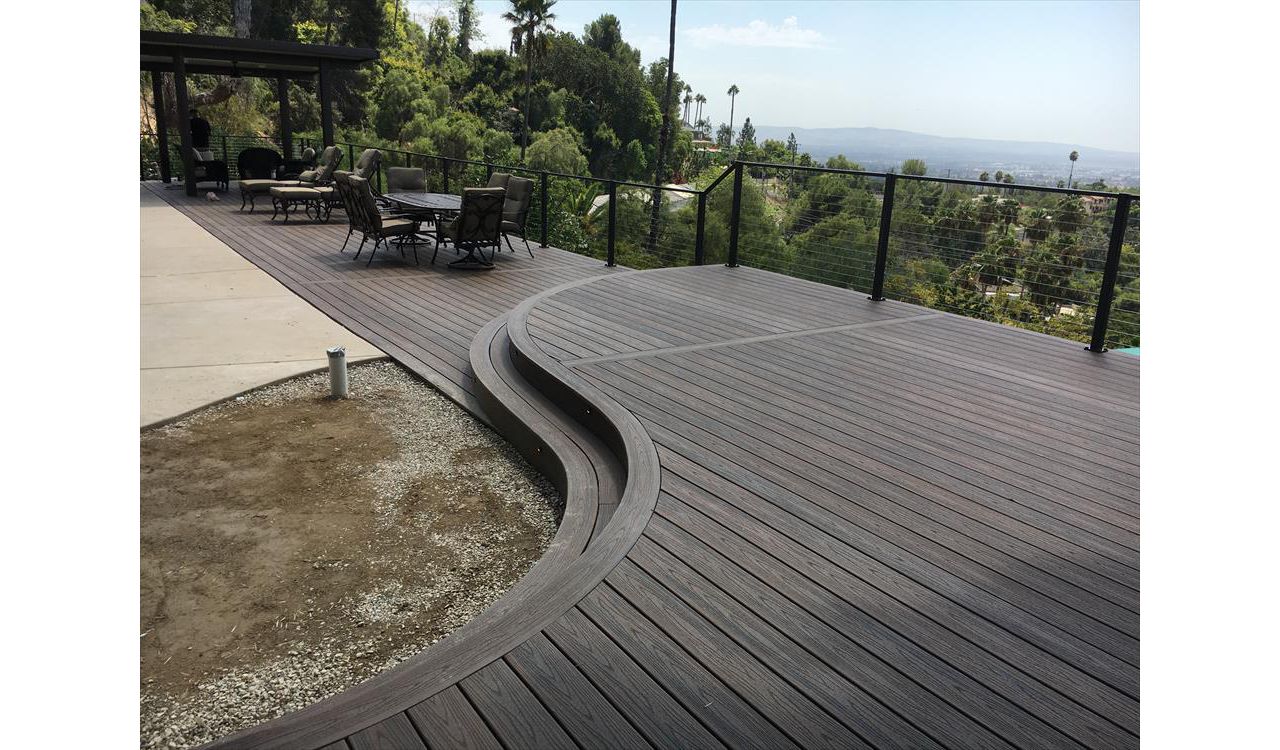 Radius perimeter Trex deck