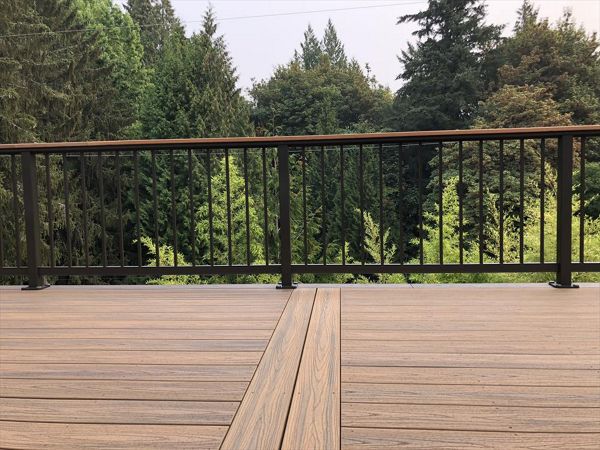 Trex Havana Gold decking with zipper design. Clackamas, OR.