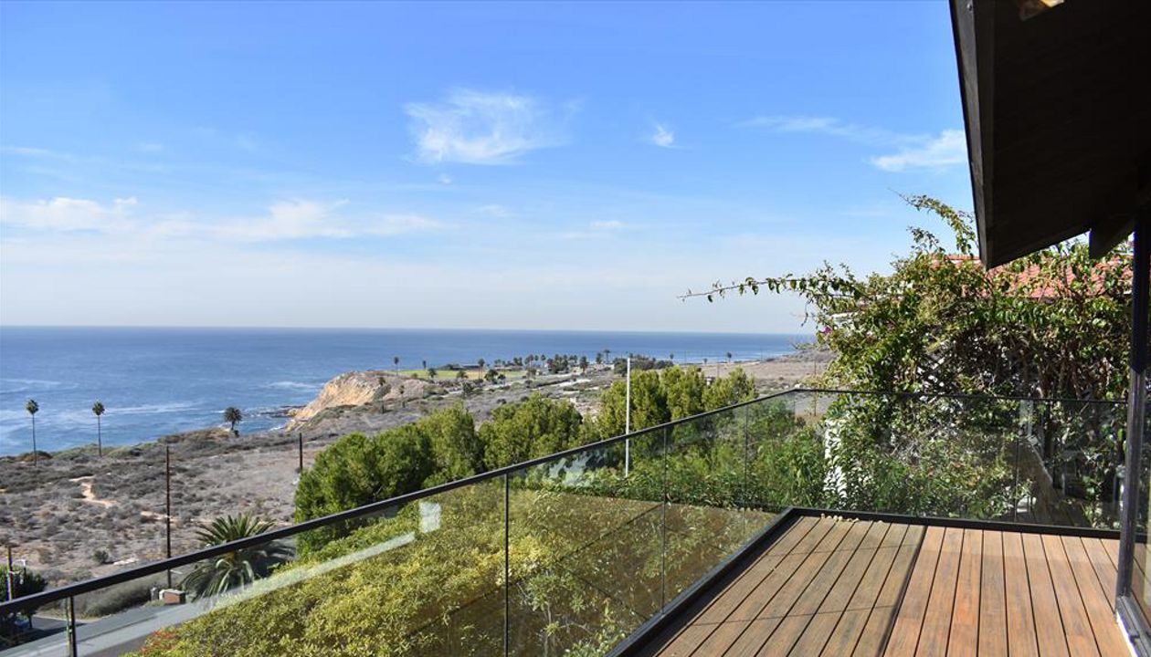 Ocean front Trex deck