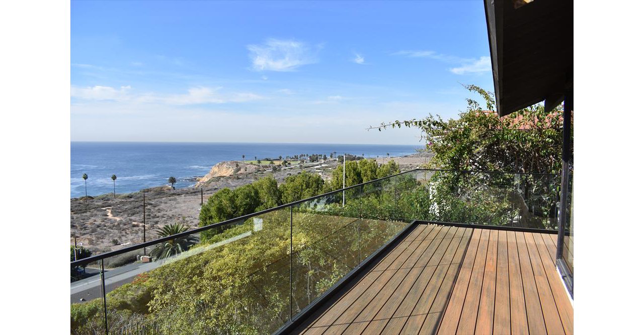 Ocean front Trex deck