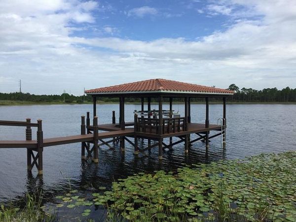 Trex Select Saddle Dock located in Dr. Phillips (Orlando)