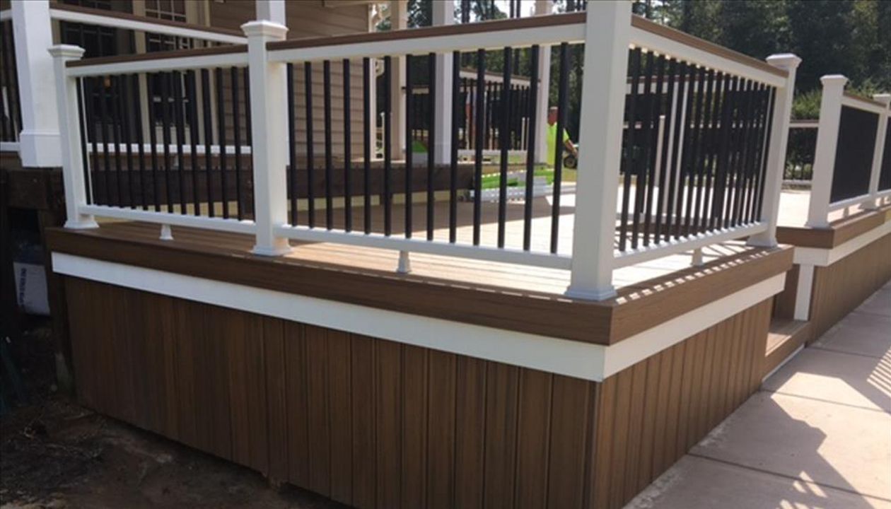 Incredible Trex Transcend Havana Gold deck with Transcend Classic White rails in Lillington, NC