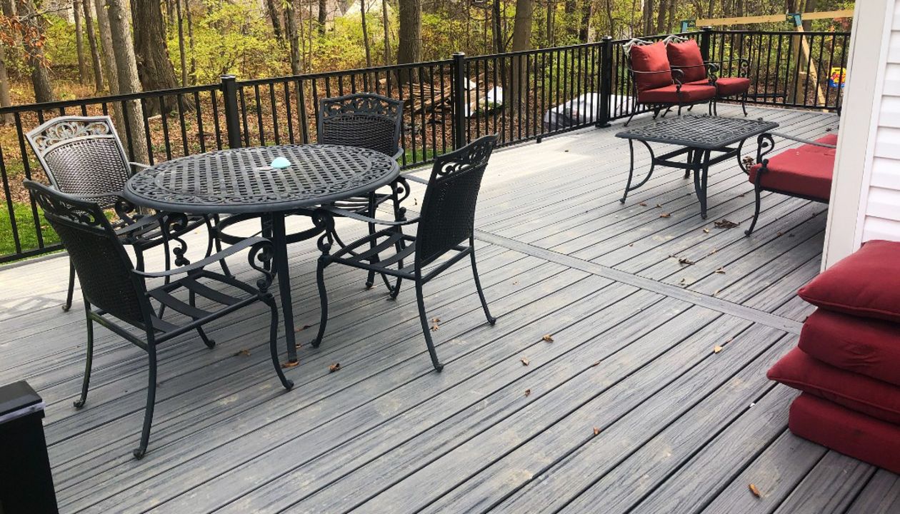 Trex Transcend Island Mist decking w/ Trex Signature Aluminum railing (black) and lights