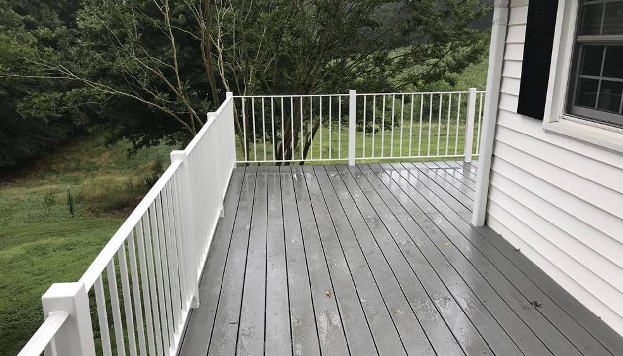 Trex Select Pebble Grey deck in Elkin, NC
