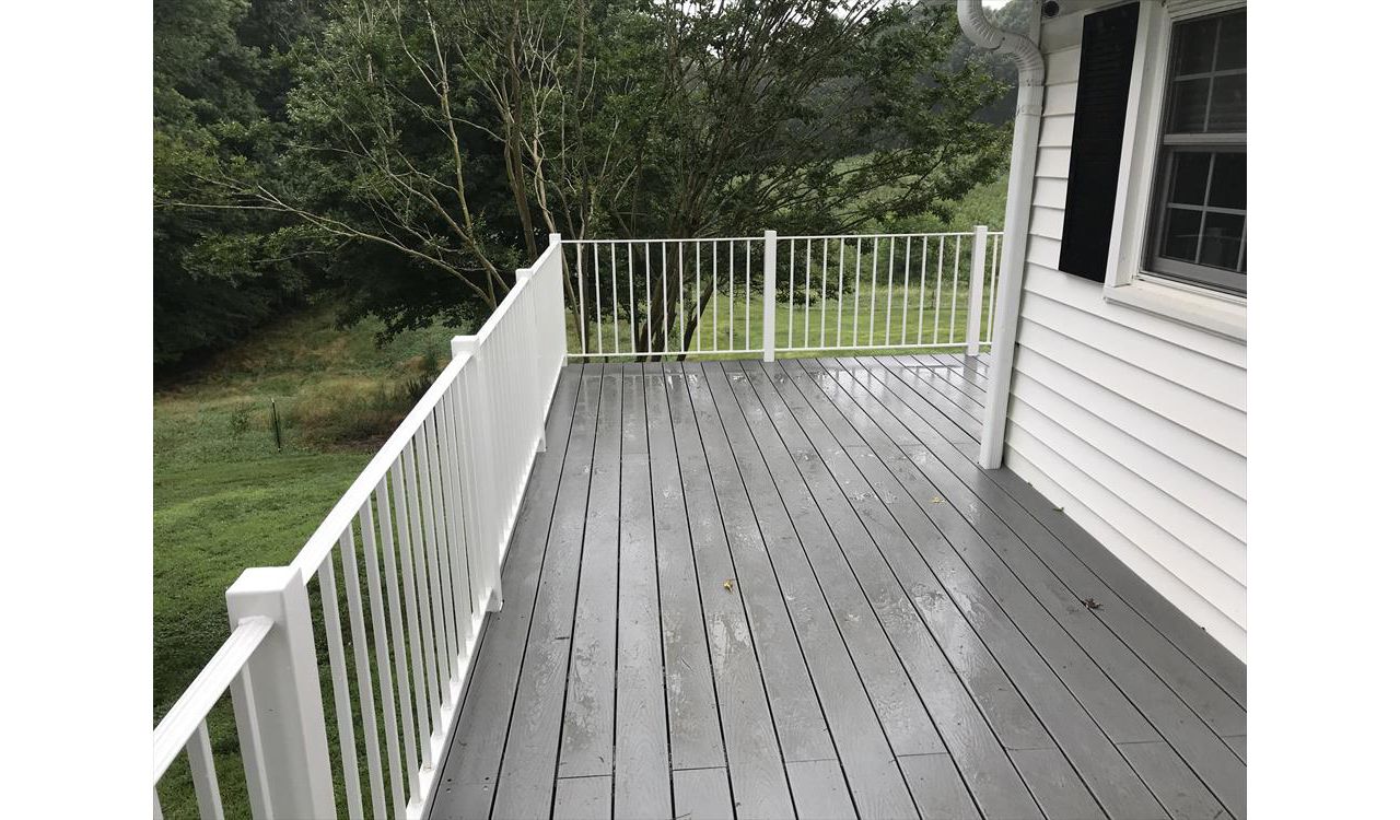 Trex Select Pebble Grey deck in Elkin, NC