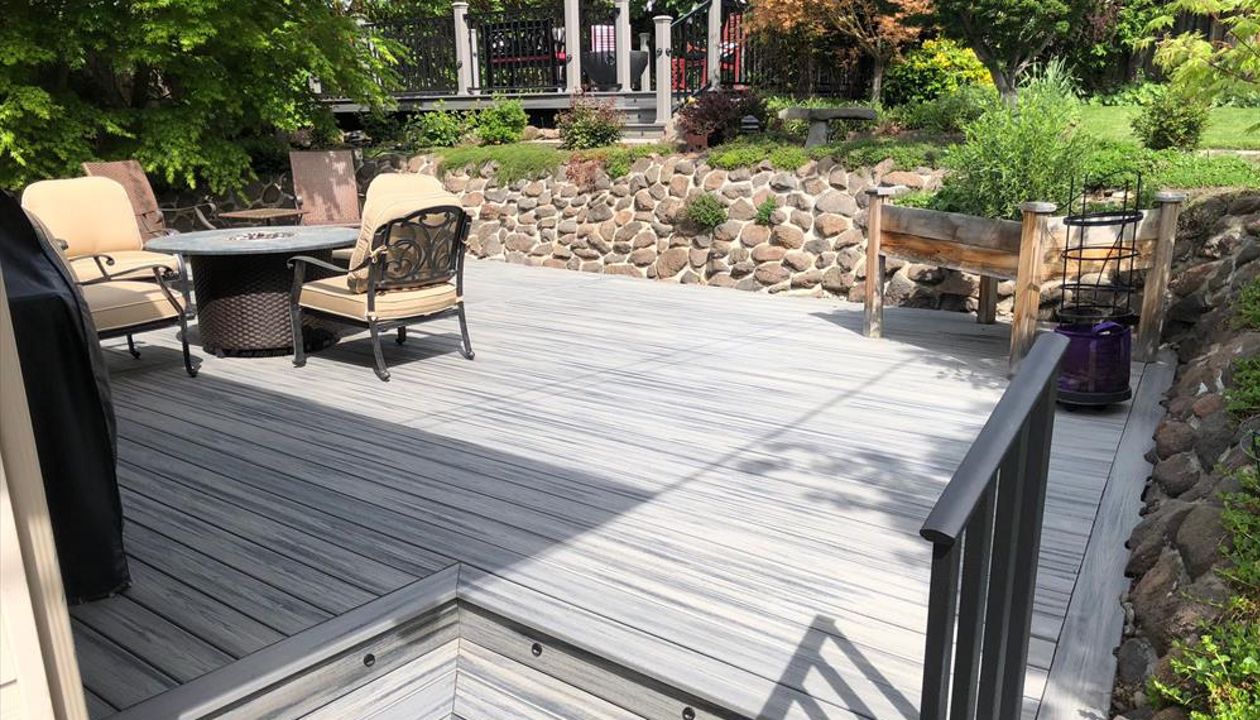 Transcends Decking: Island Mist