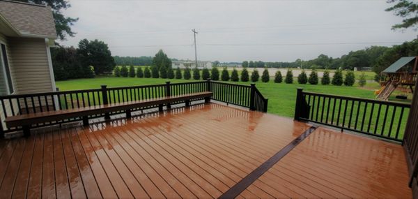 Baywood Back Deck: Saddle and Woodland Brown