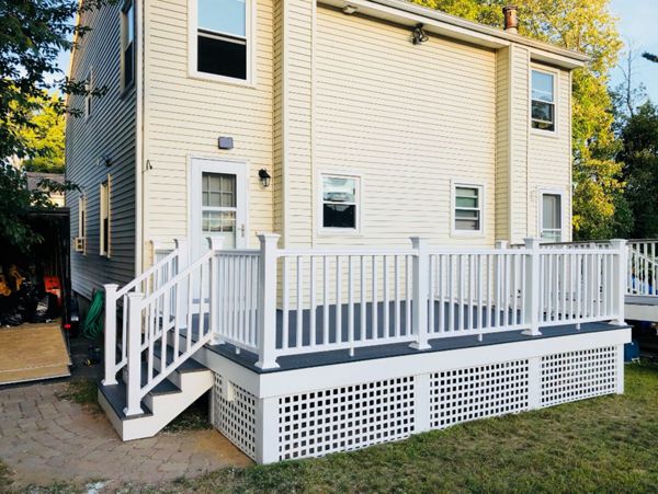 Winchester Grey deck with basket lattice below