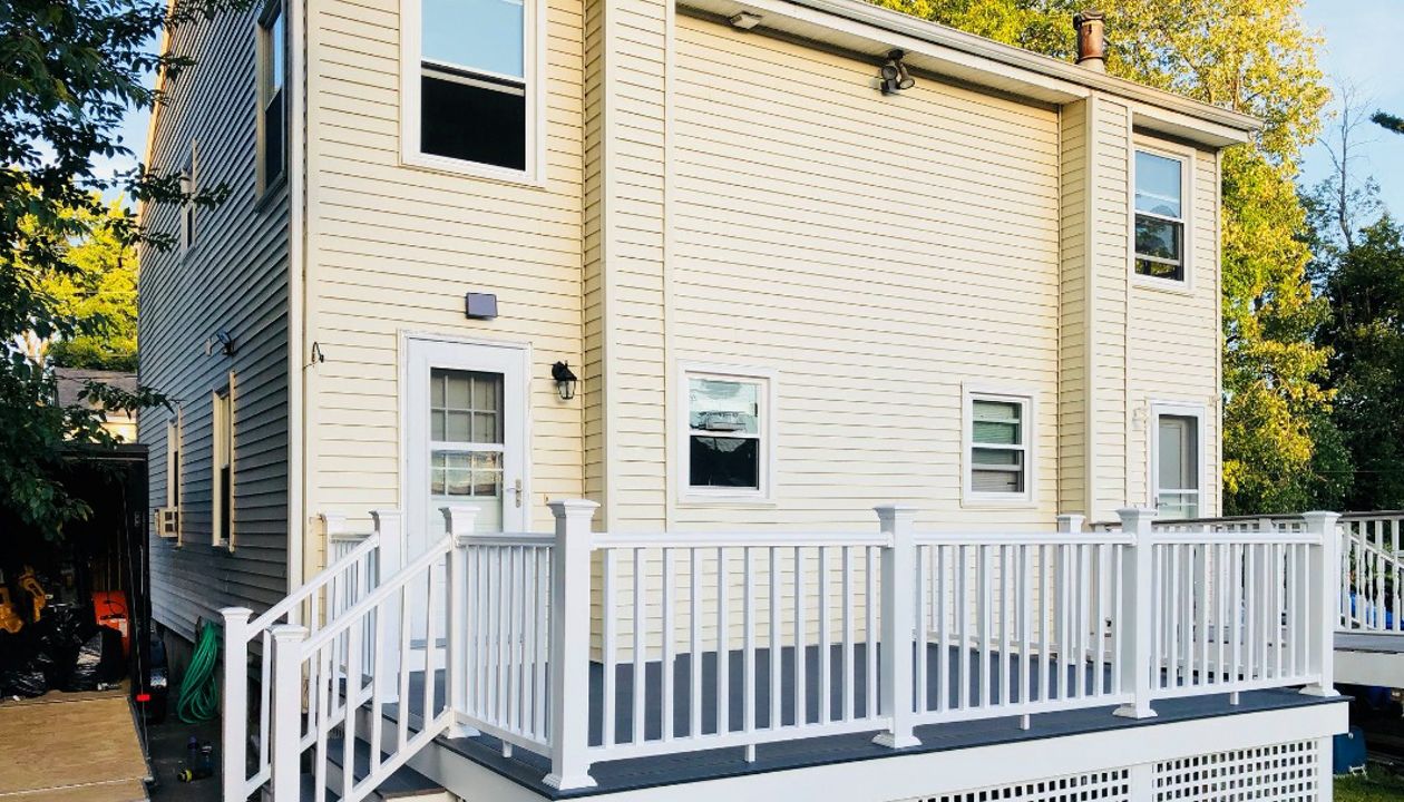 Winchester Grey deck with basket lattice below