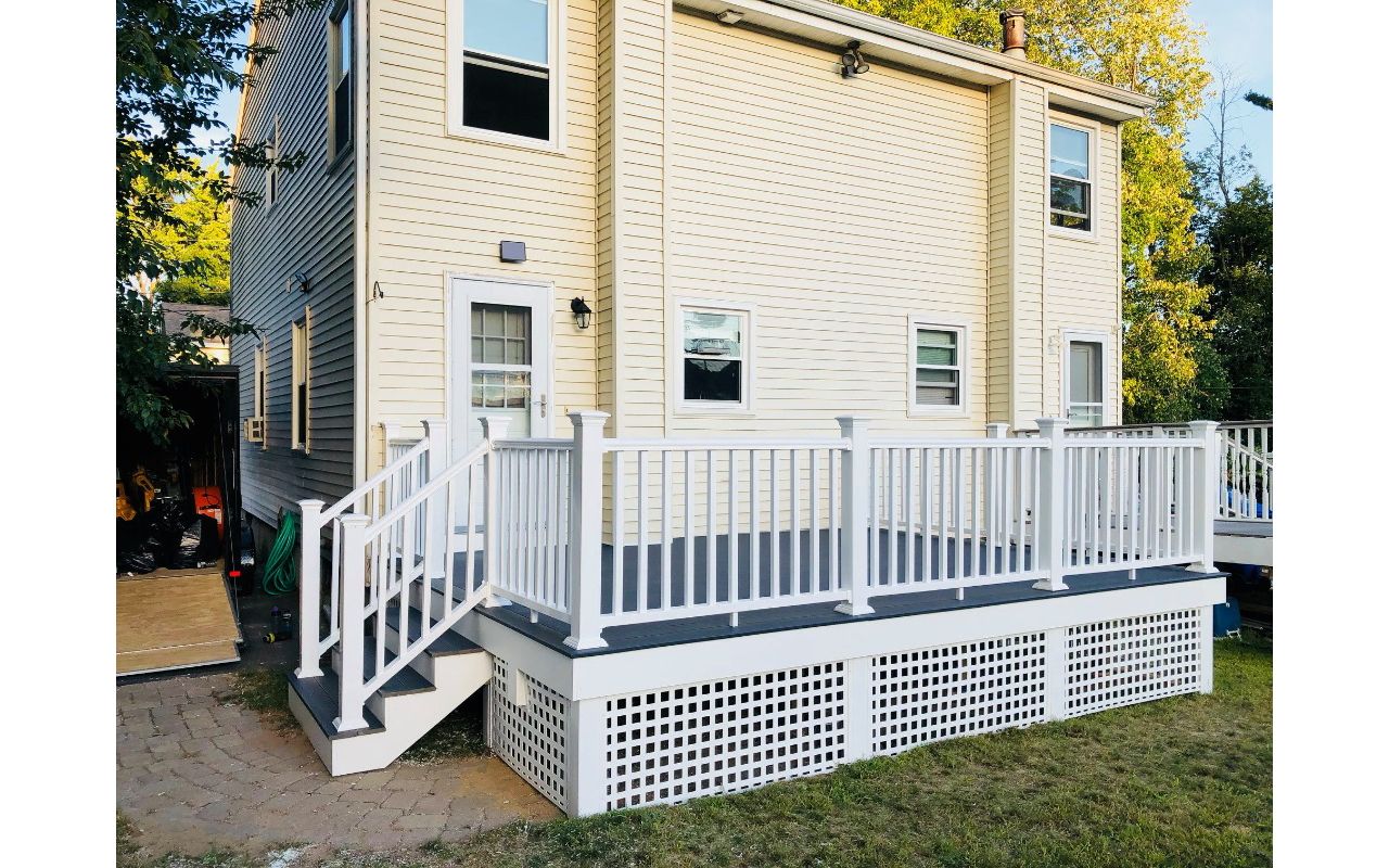 Winchester Grey deck with basket lattice below