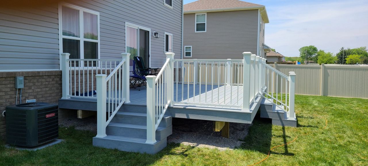 Trex Enhance Naturals Foggy Wharf with Trex White Signature railing. Macomb Twp,Mi