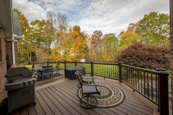 Spiced Rum Transcend, Vintage Lantern Transcend Rail with Black Aluminum Balusters