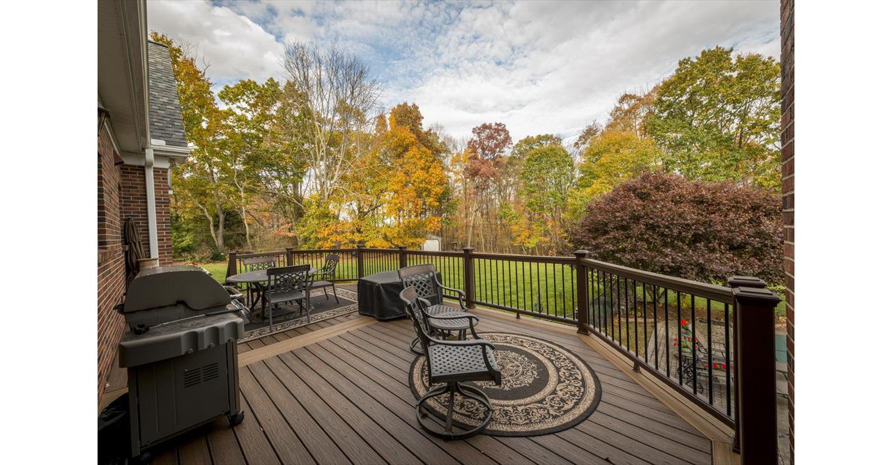Spiced Rum Transcend, Vintage Lantern Transcend Rail with Black Aluminum Balusters