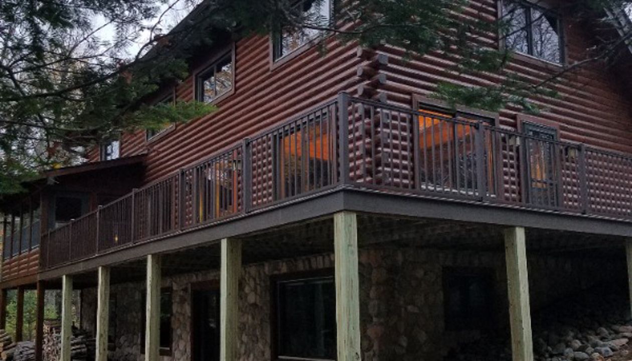 Spiced Rum decking with Bronze handrail