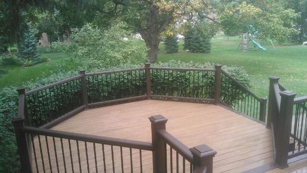 Transcends Tropical Decking With Crown Top Railing