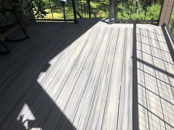 Trex Transcend Island Mist decking with Trex Universal hidden fasteners give a great fastener free appearance